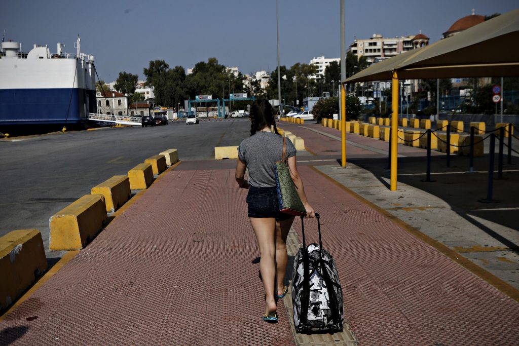 Μόνιμο μέτρο το Youth Pass: Πότε γίνεται η πρώτη καταβολή – Ποιους αφορά