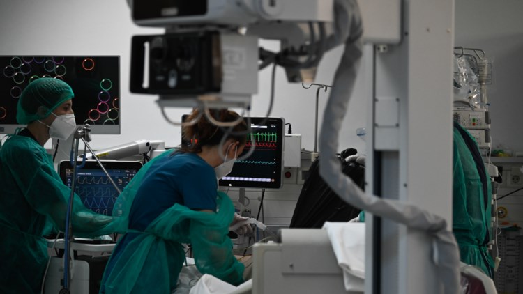 Χανιά: Κατεπείγουσα ΕΔΕ για τον ξαφνικό θάνατο της 36χρονης μετά τη γέννα