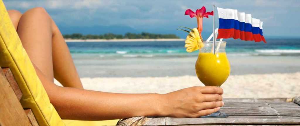 Bίντεο: Αγέλη «γενναίων» Τούρκων ξυλοκοπεί Ρώσο τουρίστα