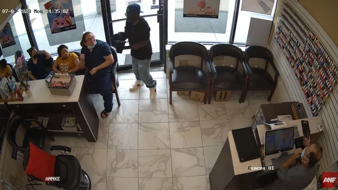 Ληστής για… κλάματα στις ΗΠΑ: Οι πελάτες τον αγνόησαν και έφυγε με άδεια τα χέρια