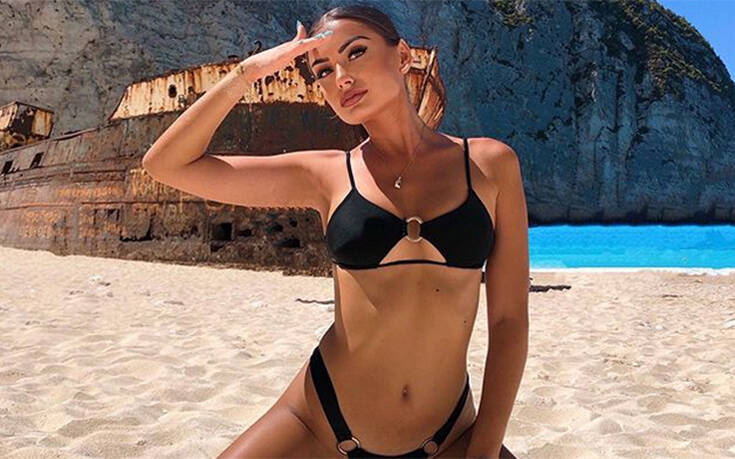 Μ.Λέκκα: Ποζάρει με το μπικίνι της και «ανεβάζει τη θερμοκρασία» (φωτό)