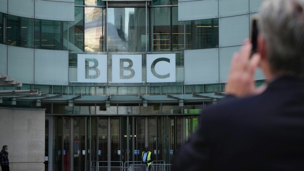BBC: Παρουσιαστής «πρώτης γραμμής» χρημάτιζε ανηλίκους για γυμνές φωτογραφίες