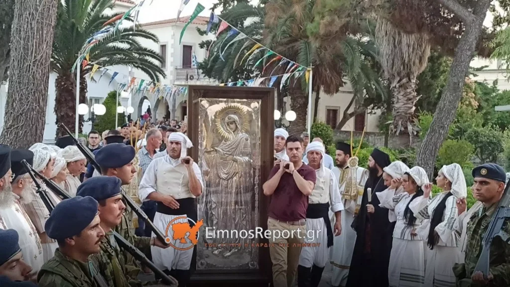 Λήμνος: Σε λαϊκό προσκύνημα η θαυματουργή εικόνα «Παναγία Γερόντισσα» – Εκατοντάδες άνθρωποι στο λιμάνι