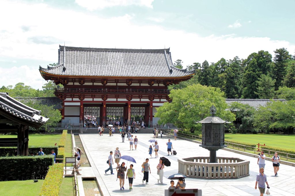 Ιαπωνία: 17χρονος Καναδός χάραξε το όνομά του σε αρχαίο ναό