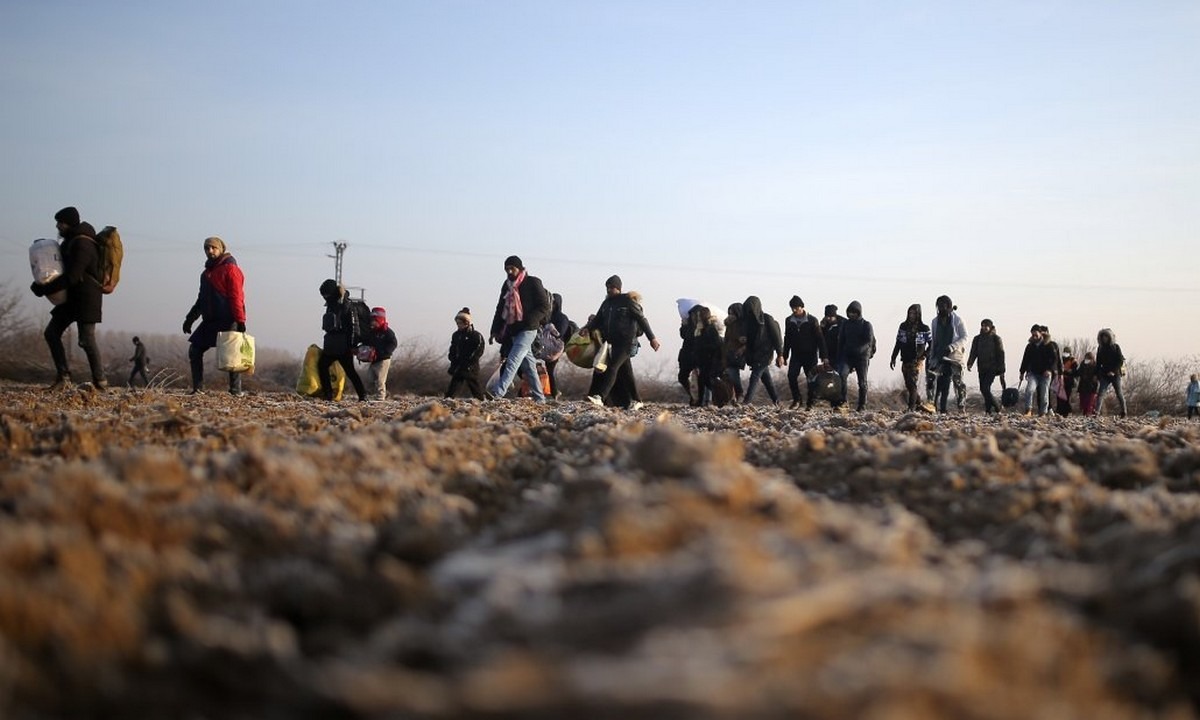 Δύο ΜΚΟ και διακινητές είχαν γεμίσει με παράνομους μετανάστες τη Λέσβο – Εμπλέκονται 37 άτομα