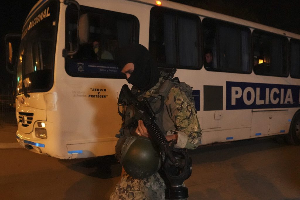 Ισημερινός: Τουλάχιστον 10 άνθρωποι έχασαν τη ζωή τους σε δυο ανταλλαγές πυρών