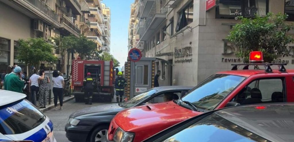 Φωτιά ξέσπασε σε κλινική στο κέντρο της Θεσσαλονίκης – Απομακρύνονται οι ασθενείς