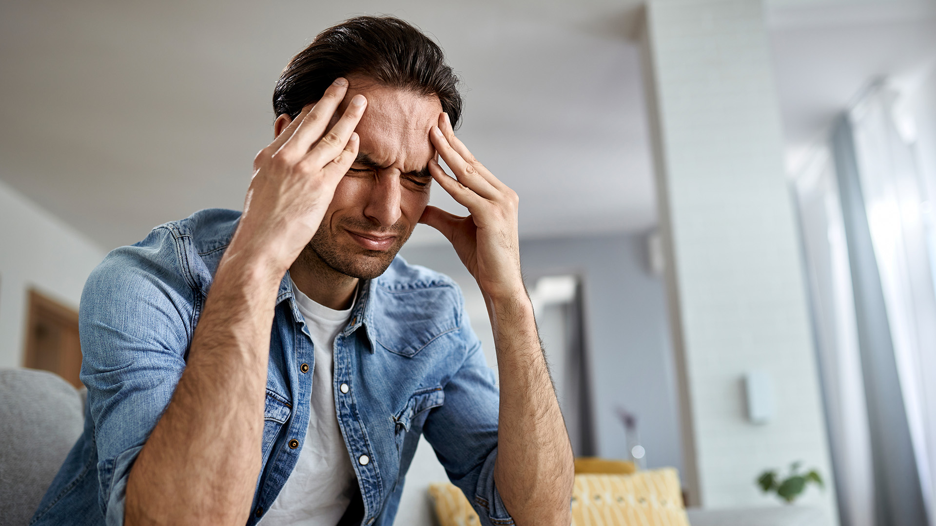 Δείτε πώς συνδέεται η ημικρανία με τον κίνδυνο εγκεφαλικού