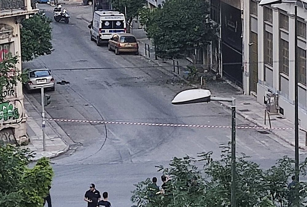 Η αστυνομία έχει στην κατοχή της βίντεο με τον δράστη της βομβιστικής επίθεσης στην Μεγάλη Στοά της Ελλάδος