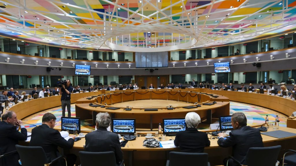 Είναι επίσημο: Το Eurogroup «σφίγγει τα λουριά» και ζητά δημοσιονομική πειθαρχία και μείωση χρέους – Τέλος τα μέτρα ενεργειακής στήριξης