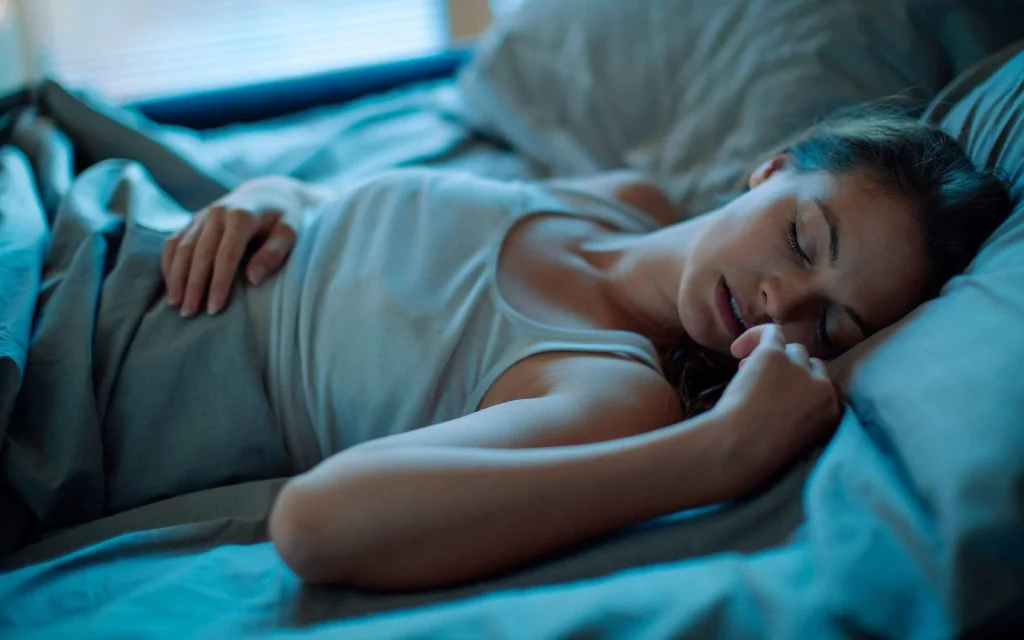 Αυτή είναι η πιο δροσερή στάση στον ύπνο για τον καύσωνα σύμφωνα με τους ειδικούς