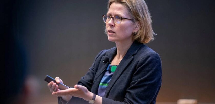 Κομισιόν: Προσέλαβε… Αμερικανίδα πρώην σύμβουλο της Apple ως επικεφαλή Ανταγωνισμού της ΕΕ – Έντονες αντιδράσεις