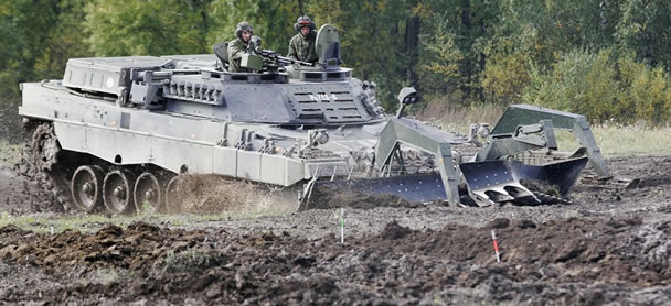 Βίντεο-σοκ: «Κυνήγι» ουκρανικών Leopard-2R – Καταστράφηκαν όλα από βολές ρωσικών αντιαρματικών Κornet-E