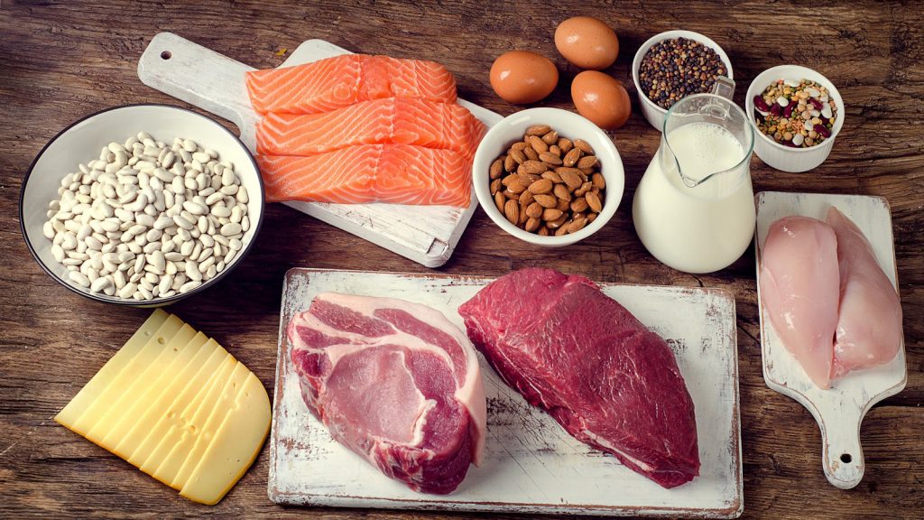 Πρωτεΐνη: Τα σημάδια που δείχνουν ότι τρώτε περισσότερη απ’ όση χρειάζεστε