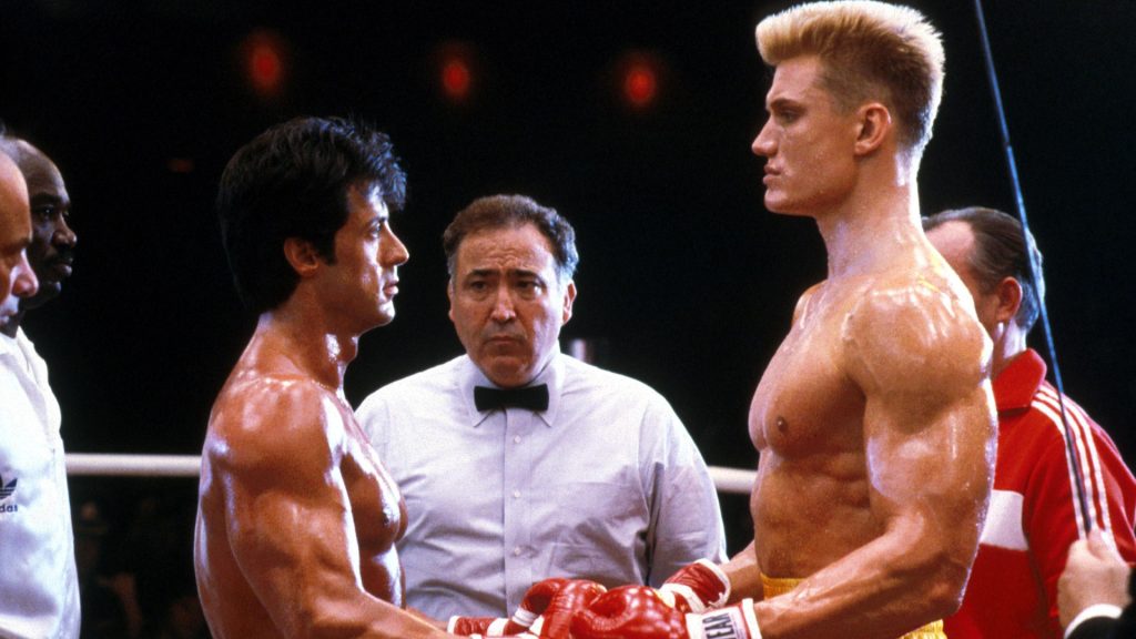 Dolph Lundgren: Ο «Ρώσος πυγμάχος» από το «Rocky 4» παντρεύτηκε με την 25χρονη αγαπημένη του στη Μύκονο (φωτό)