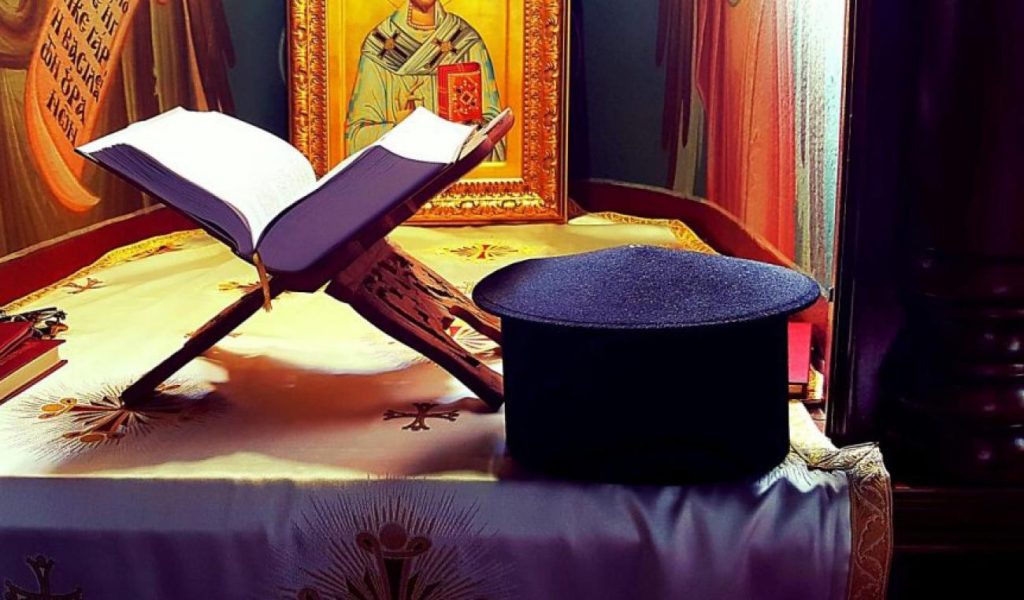 Ρόδος: Συνελήφθη 49χρονος ιερέας που άλειψε με λάδι… γυμνό τουρίστα!