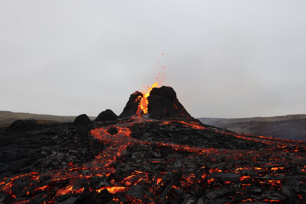 Ισλανδία: Εντυπωσιακή φωτογραφία από την έκρηξη ηφαιστείου