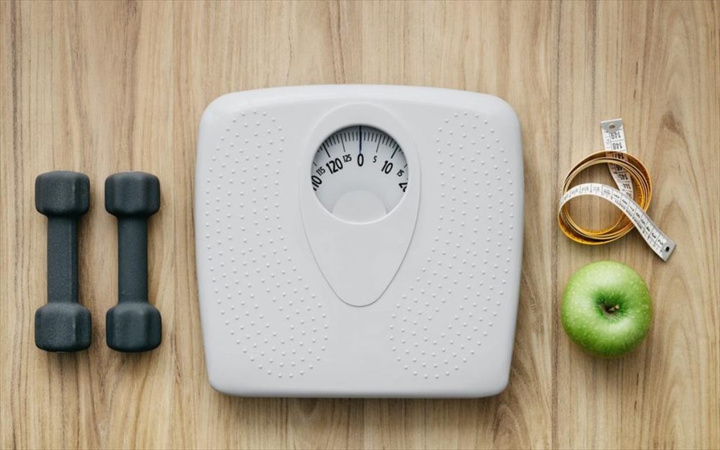 Προσπαθείς να χάσεις βάρος; – Δες τι πρέπει να κάνεις για να «ξεκολλήσει» η ζυγαριά