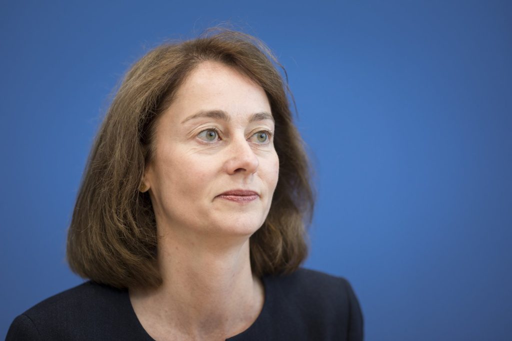 Με οικονομικό πόλεμο απειλεί την Ουγγαρία η αντιπρόεδρος του Ευρωπαϊκού Κοινοβουλίου: «Μην επενδύετε εκεί»!