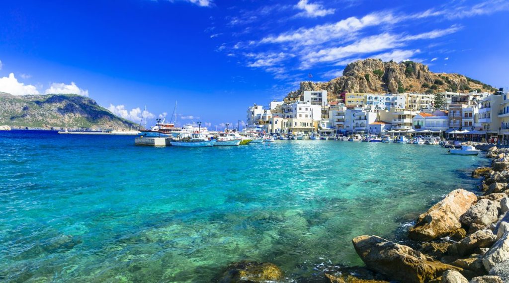 «Ύμνοι» από την Daily Telegraph για την Ελλάδα: Τα 20 νησιά σε Αιγαίο και Ιόνιο για «μαγικές» διακοπές