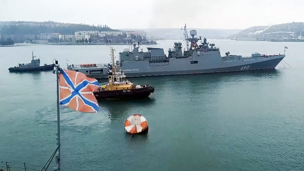 Το ρωσικό Ναυτικό απέκλεισε το λιμάνι της Οδησσού και τα ουκρανικά σιτηρά – Με πυρομαχικά διασποράς απαντούν οι Ουκρανοί (βίντεο)