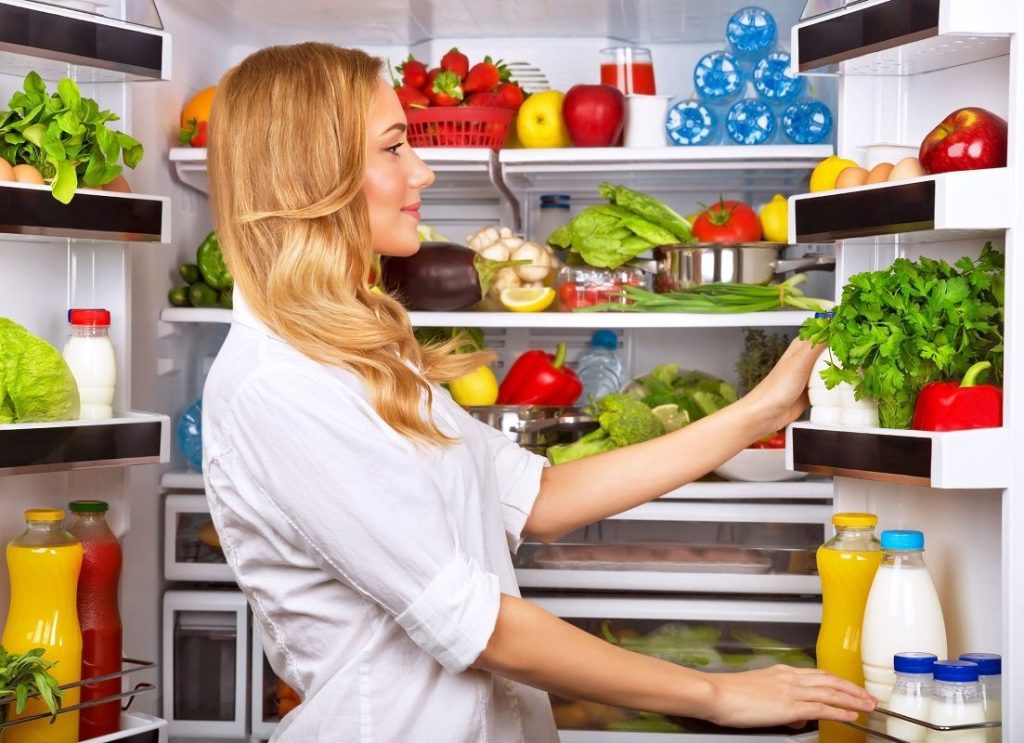 Τα τρόφιμα που πρέπει να έχεις στο ψυγείο σου αν θες να χάσεις βάρος