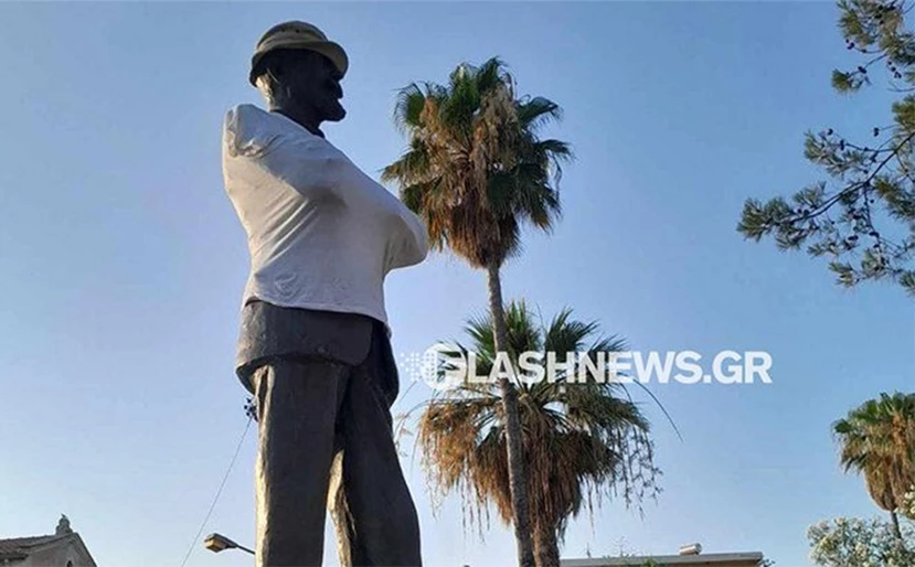 Χανιά: Βανδάλισαν το άγαλμα του Ελευθέριου Βενιζέλου – Του φόρεσαν ρούχα και καπέλο