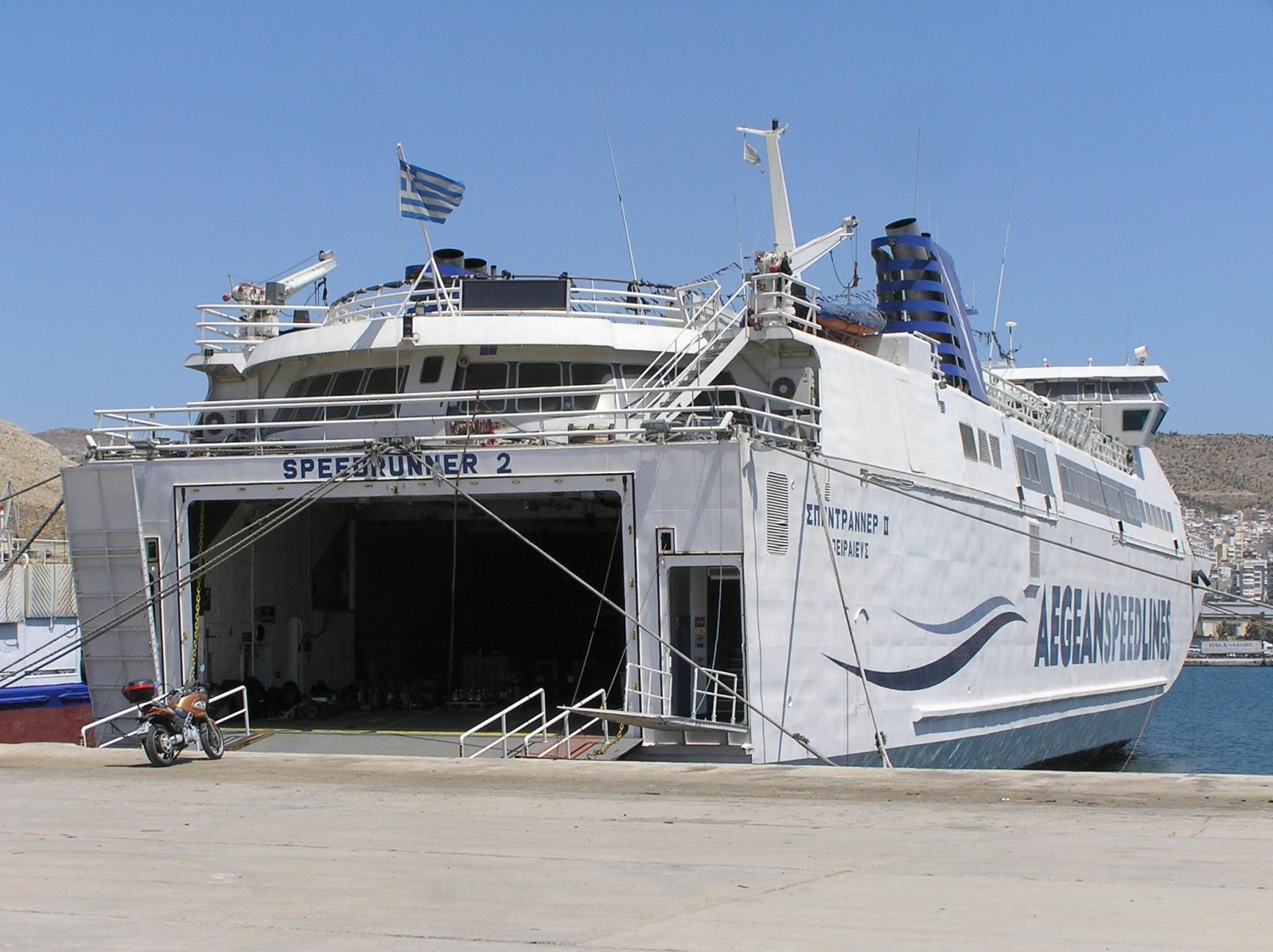Μύκονος: Μηχανική βλάβη στο πλοίο «Speedrunner II»