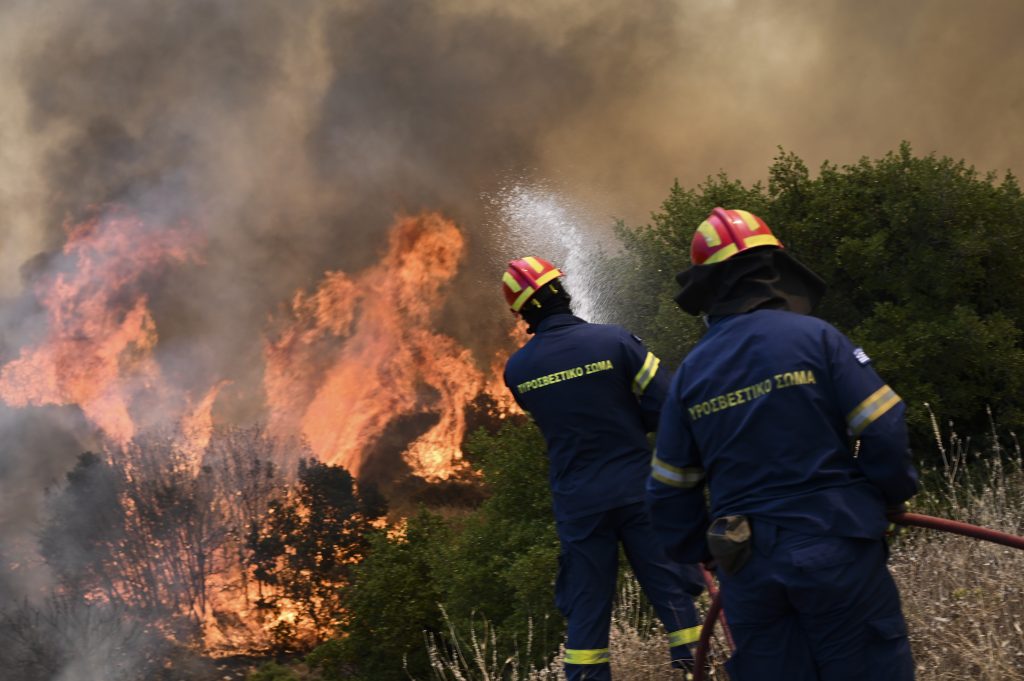 Το Αστεροσκοπείο Αθηνών προειδοποιεί για πολύ υψηλή επικινδυνότητα εκδήλωσης δασικών πυρκαγιών σήμερα και αύριο