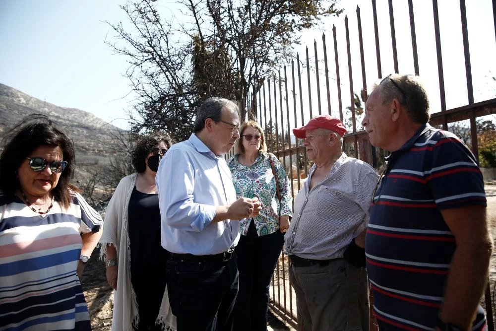 Κλιμάκιο του ΣΥΡΙΖΑ επισκέφθηκε τις πληγείσες περιοχές του δήμου Σαρωνικού – Συναντήθηκε με τον δήμαρχο Χ.Γκίνη