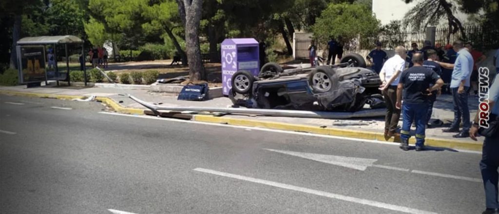 Τροχαίο στη Λεωφόρο Μαραθώνος: 88χρονη οδηγός εμβόλισε τζιπ του ΠΝ – Νεκρός και σοβαρά τραυματίας (upd)