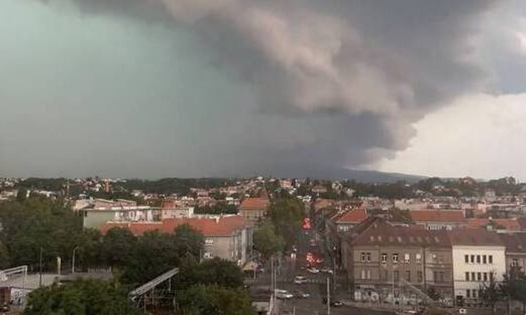 Εικόνες αποκάλυψης σε Κροατία και Σλοβενία – Τρεις νεκροί από «υπερκυτταρική καταιγίδα»