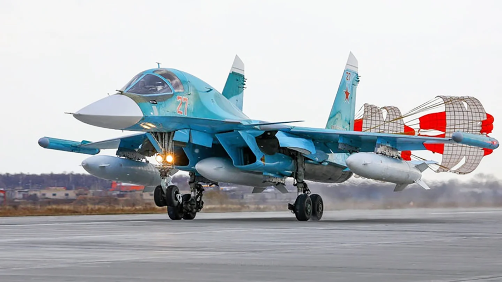 Η στιγμή που ρωσικό Su-34 κάνει άφεση κατευθυνόμενης βόμβας κατά ουκρανικών στόχων (βίντεο)