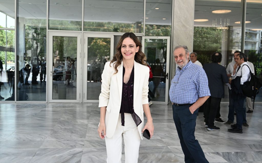 Εκλογές ΣΥΡΙΖΑ: «Aυτά που διαβάζετε είναι εκτιμήσεις κάντε λίγο υπομονή» λένε συνεργάτες της Ε.Αχτσιόγλου
