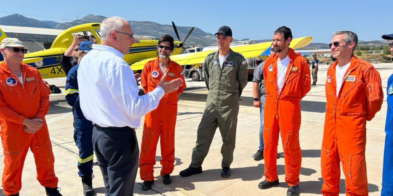 Στην Ελλάδα τα δύο ισραηλινά πυροσβεστικά αεροπλάνα (φωτό)