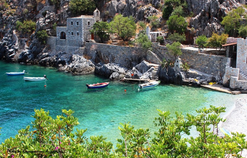 Έξι μέρη της ηπειρωτικής Ελλάδας με κρυστάλλινα νερά που θα σας «μαγέψουν»