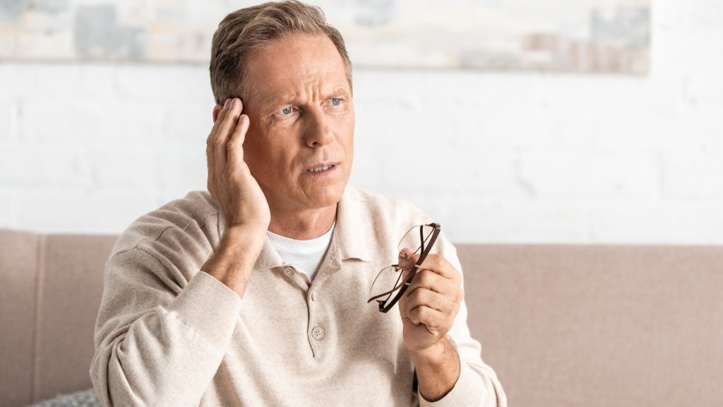 Νέα έρευνα για τα ακουστικά βαρηκοΐας: Πώς μπορούν να βοηθήσουν τους ηλικιωμένους που διατρέχουν κίνδυνο άνοιας