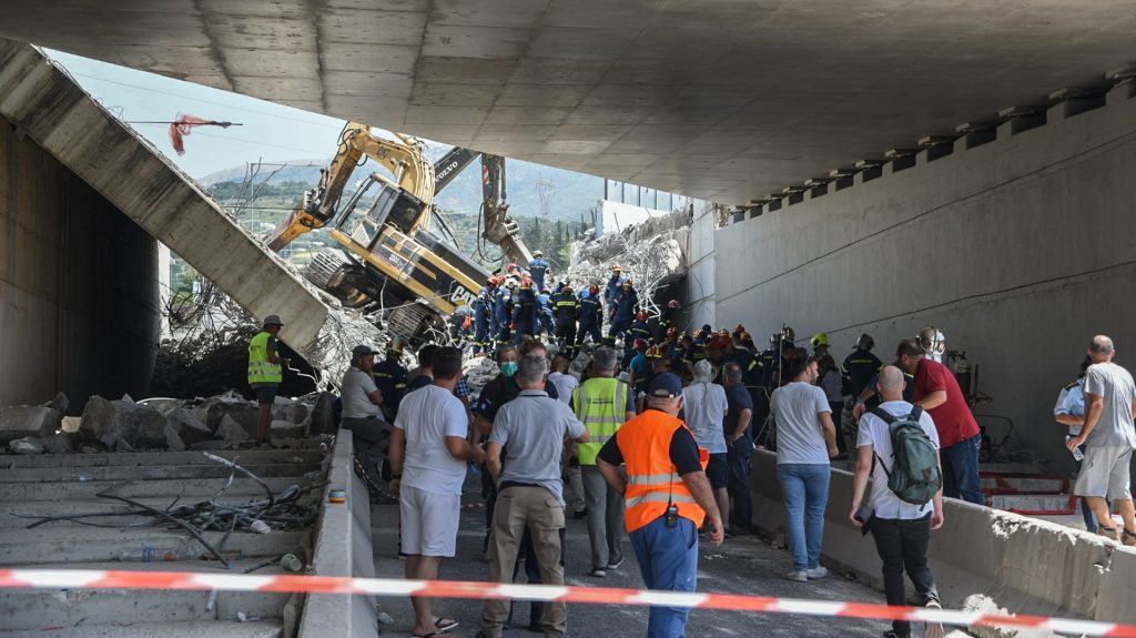 Πάτρα: Αποκαταστάθηκε η κυκλοφορία στη μεγάλη περιμετρική μετά την κατάρρευση της γέφυρας