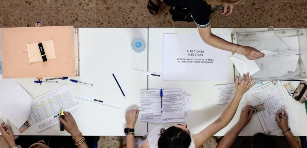 Ισπανία: Το Λαϊκό Κόμμα (PP) προηγείται στις πρόωρες εκλογές σύμφωνα με δημοσκοπήσεις