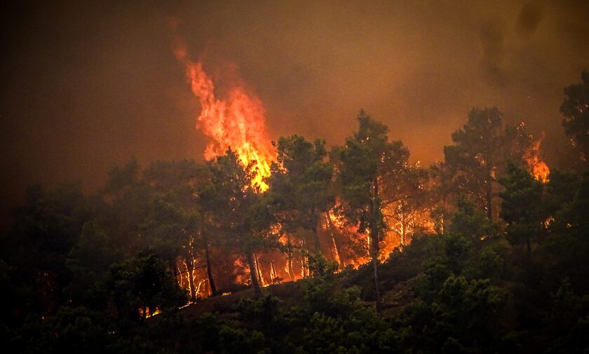 Ρόδος: Φωτογραφία από δορυφόρο δείχνει το μέγεθος της καταστροφής από τη φωτιά