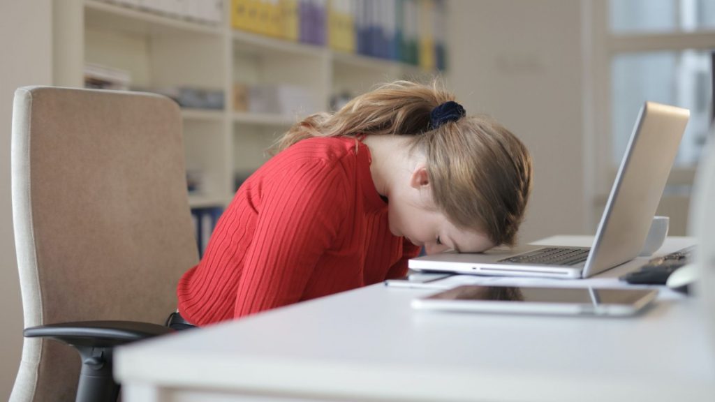 Η συνεχής αίσθηση κούρασης μπορεί να είναι σημάδι ανεπάρκειας B12