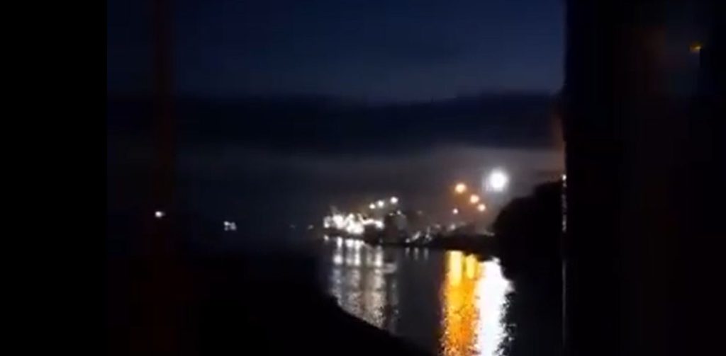 Ρωσικοί βομβαρδισμοί μια «ανάσα» από τη Ρουμανία – Κτυπήθηκαν τα λιμάνια του Izmail και του Reni