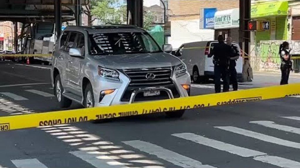 Νέα Υόρκη: H στιγμή που αυτοκίνητο παρασέρνει και σκοτώνει γυναίκα σε αναπηρικό καροτσάκι