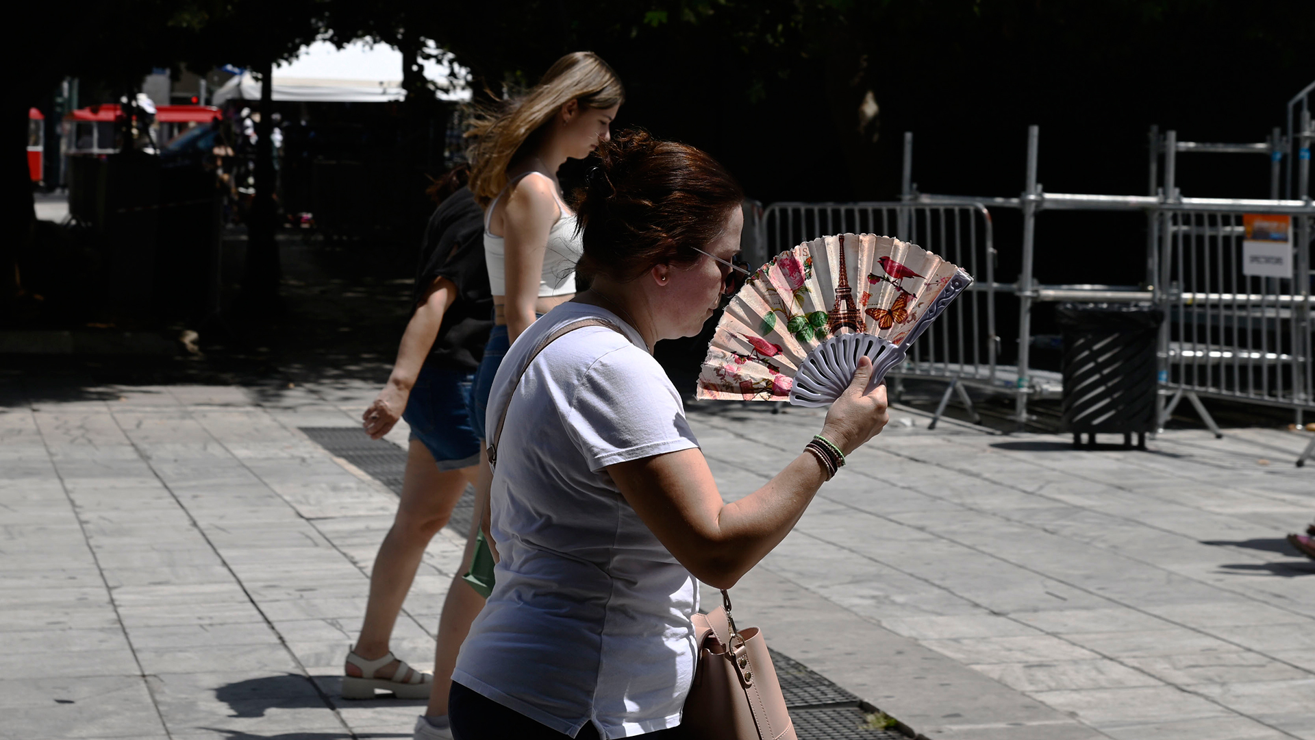 Θα «λιώσουμε»: Έρχεται τρίτο «κύμα» καύσωνα – Η θερμοκρασία θα ξεπεράσει τους 45 βαθμούς!