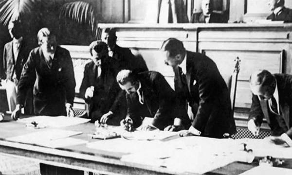 Σαν σήμερα το 1923 υπογράφεται η Συνθήκη της Λωζάνης