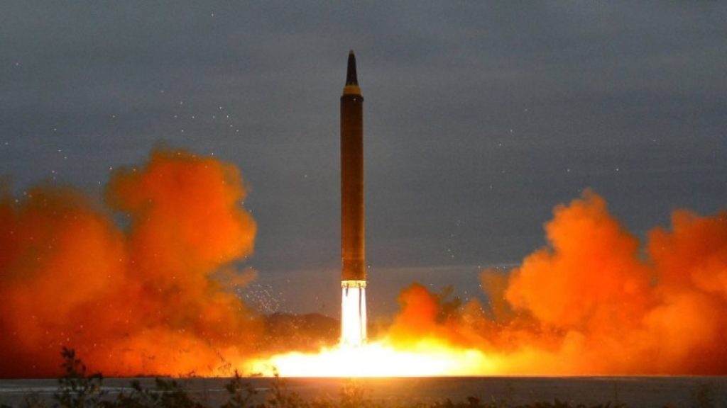 Η Βόρεια Κορέα προχώρησε σε νέα εκτόξευση βαλλιστικού πυραύλου