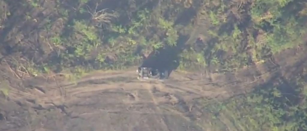 Ένα ακόμη Humvee κτυπήθηκε από ρωσικό drone Lancet στο Ραμποτίνο (βίντεο)