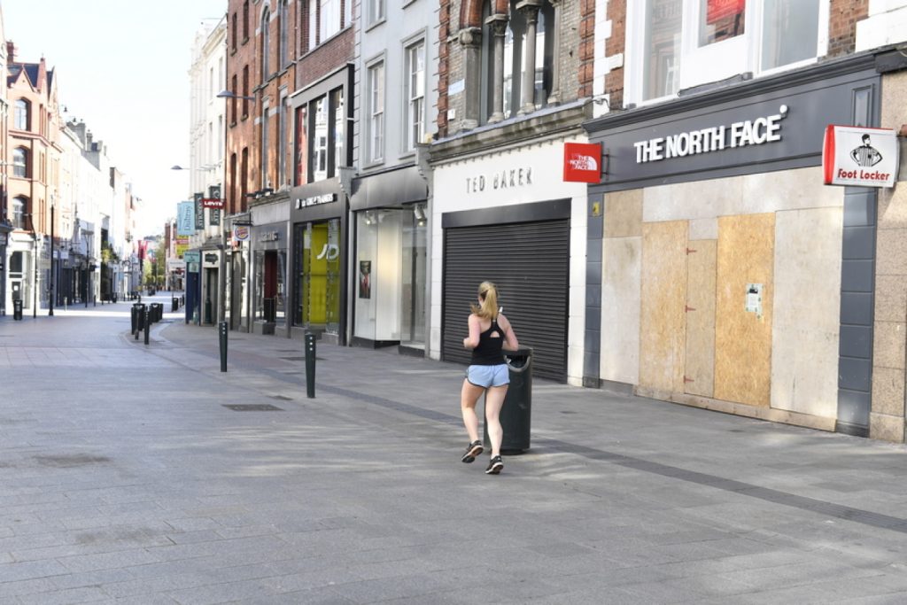 Οδηγία των ΗΠΑ σε Αμερικανούς τουρίστες στην Ιρλανδία «να μην περπατούν μόνοι τη νύχτα»