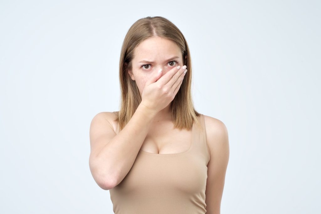 Δείτε πώς μπορείτε να καταπολεμήσετε την κακοσμία στόματος με γιαούρτι