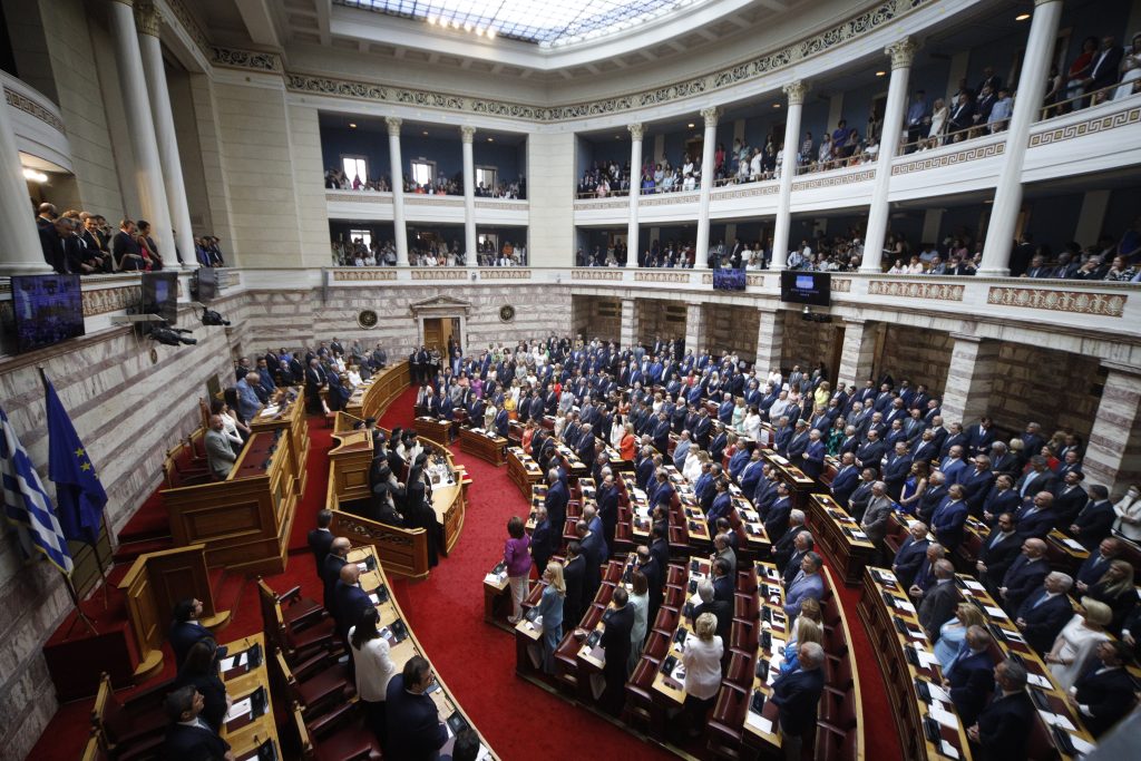 Βουλή: Υπερψηφίστηκε από την κυβερνητική πλειοψηφία το νομοσχέδιο με τα μέτρα ενίσχυσης των εισοδημάτων